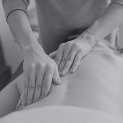 massage sportif relaxant du corps et muscles